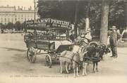 69 RhÔne CPA FRANCE 69 "Lyon, Place Bellecour , la voiture aux chèvres"./ ATTELAGE DE CHEVRES