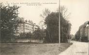 74 Haute Savoie CPA FRANCE 74 " St Julien en Genevois, La Sous Préfecture et entrée du village".