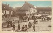 71 SaÔne Et Loire CPA FRANCE 71 "La Guiche, Un vieux marché Charollais".