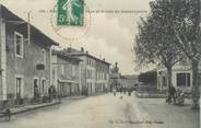 38 Isere CPA FRANCE 38 " Pact, La place et route de Beaurepaire"