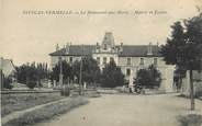 38 Isere CPA FRANCE 38 " Nivolas Vermelle, Le monument aux morts, Mairie et écoles"