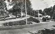 69 RhÔne CPSM FRANCE 69 " Ste Foy les Lyon, L'Avenue Valioud" / TRAMWAY