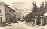 74 Haute Savoie CPA FRANCE 74 " Argentières, La grande rue et le Mont Blanc"