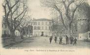 13 Bouch Du Rhone CPA FRANCE 13 " Berre, Boulevard de la République et l'Ecole de Garçons"