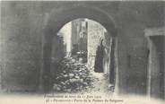 13 Bouch Du Rhone CPA FRANCE 13 " Pelissanne, Porte de la Maison du Seigneur après le tremblement de terre du 11 juin 1909"