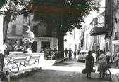 83 Var CPSM FRANCE 83 "Tourves, Place de l'Hôtel de Ville et Rue Sadi Carnot"