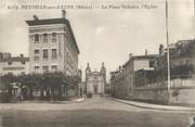 69 RhÔne CPA FRANCE 69 "Neuville sur Saône, La Place Voltaire , l'église"