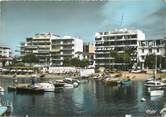 06 Alpe Maritime CPSM FRANCE 06 "Cannes, Petit port, Plage du Palm Beach"