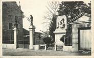 39 Jura CPSM FRANCE 39 "Moirans en Montagne, monument et les écoles"