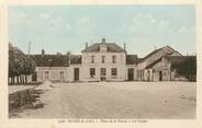 77 Seine Et Marne / CPA FRANCE 77 "Savins, place de la mairie, les écoles"