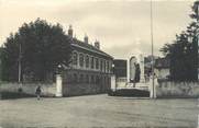 38 Isere CPSM FRANCE 38 "Moirans, monument aux morts et l'école des garçons"