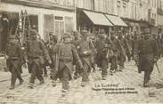 80 Somme CPA FRANCE 80 "Amiens, troupes françaises à la poursuite des allemands"