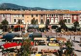 83 Var / CPSM FRANCE 83 "Port Grimaud, la place du marché"