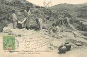 Afrique CPA MADAGASCAR "Tananarive, blanchisseuses malgaches, lavage au bord de la rivière"