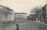 38 Isere / CPA FRANCE 38 "Bourgoin, place des Augustins"