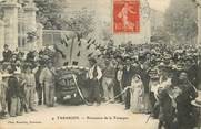 13 Bouch Du Rhone CPA FRANCE 13 "Tarascon, procession de la Tarasque"