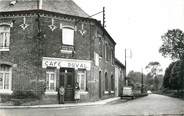 80 Somme  / CPSM FRANCE 80 "Vaux sur Somme, place de l'église"