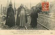 77 Seine Et Marne CPA FRANCE 77 "Melun, catastrophe de chemin de fer, 1913, Monseigneur Marbeau et Evêque de Meaux"