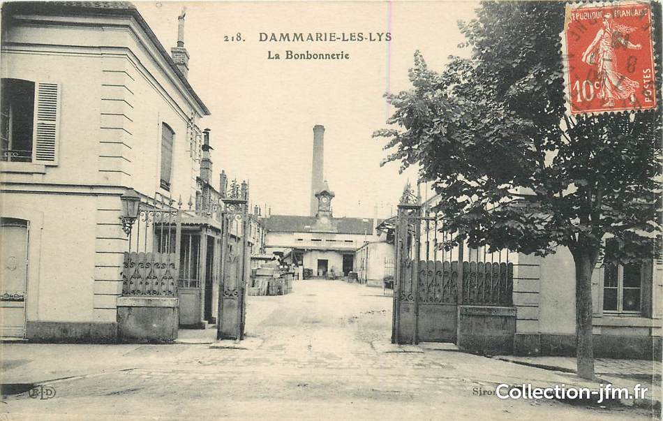 CPA Dammarie-les-Lys Avenue Anatole-France 