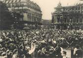Militaire CPSM  2EME GUERRE / LIBÉRATION DE PARIS " La foule, place de l'Opéra après la prise de la Kommandantur"