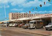 78 Yveline / CPSM FRANCE 78 "Les Mureaux, le centre commercial de Bougimont"