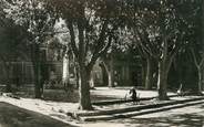 13 Bouch Du Rhone / CPSM FRANCE 13 "Trets, place de la mairie et monuments"